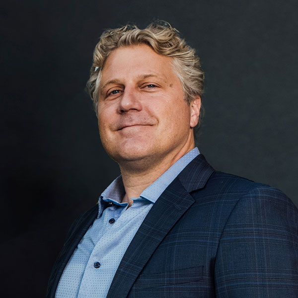 Dr. Justin Arnold